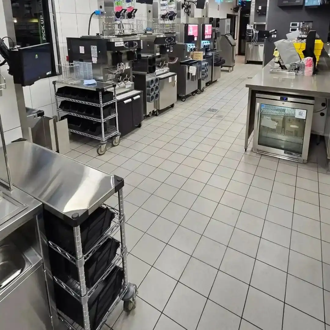 Commercial building wash